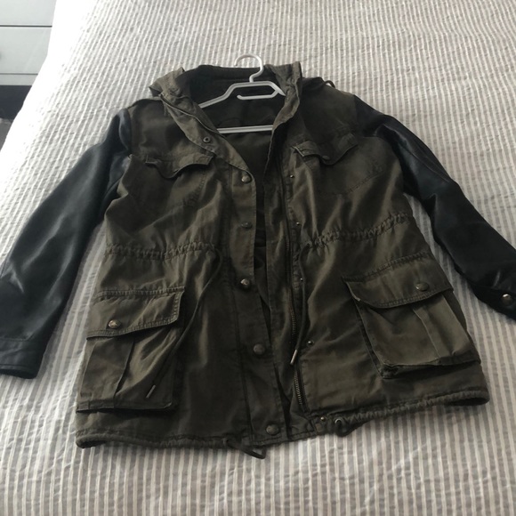 Aritzia XS khaki jacket with hood - Picture 1 of 4